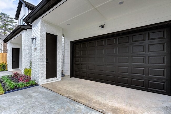 Building Photo - 7818 Janak Dr