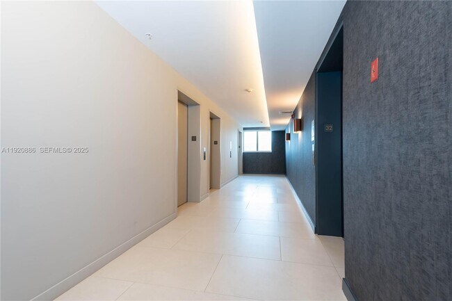 Building Photo - 1250 S Miami Ave