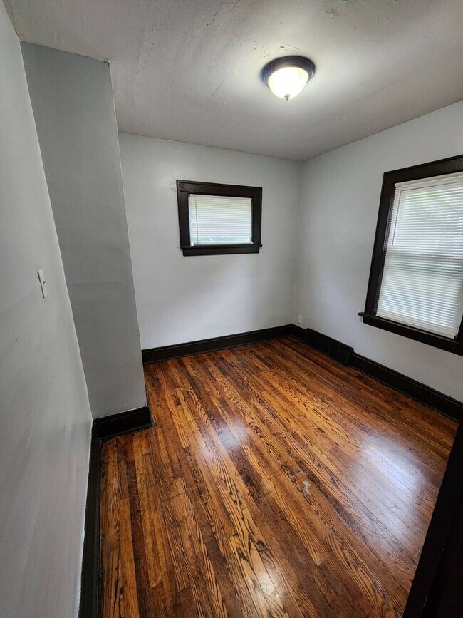 Building Photo - 12022 Griffing Ave