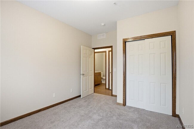 Building Photo - 1130 Orchard Park Rd