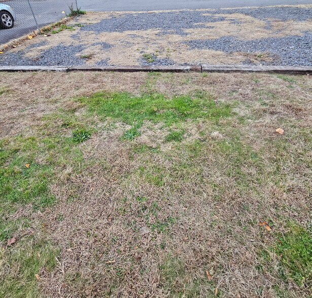 Rear Off-street Parking - 186 E Main St