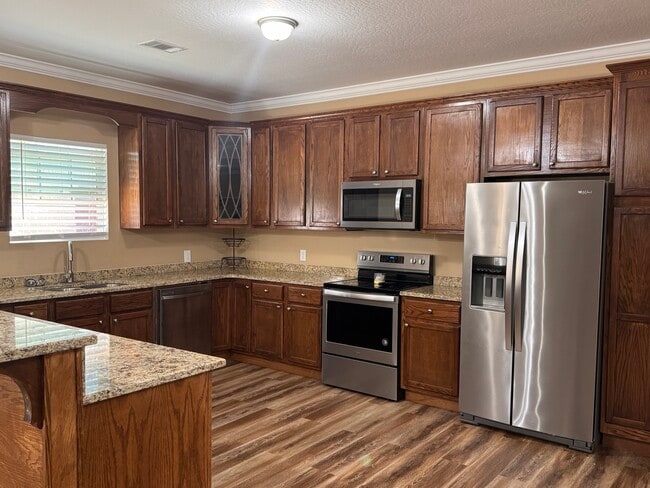 Building Photo - 111 Grovewood Dr