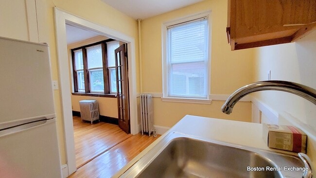 Building Photo - 18 Day St