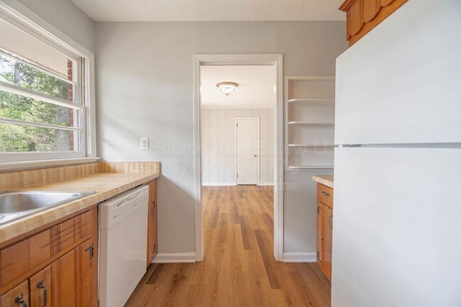 Building Photo - 1248 Cliffwood Dr