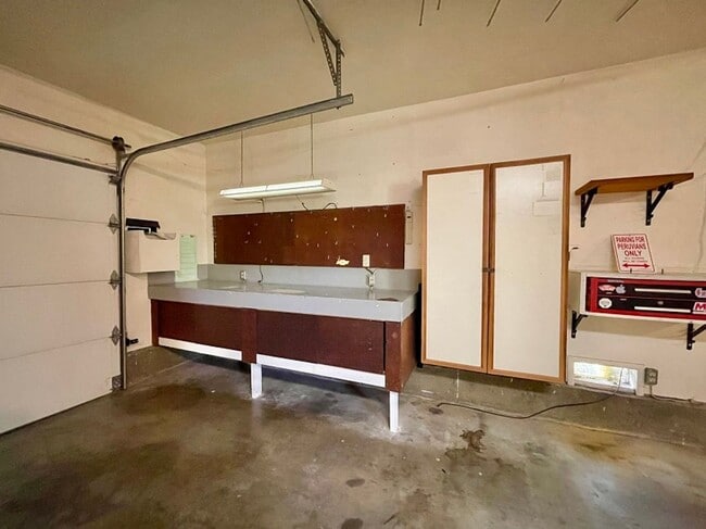 Building Photo - 3063 Linda Vista Ave