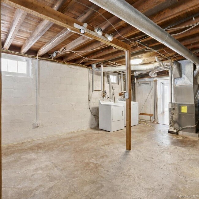 Building Photo - 265 Oakland Valley Rd