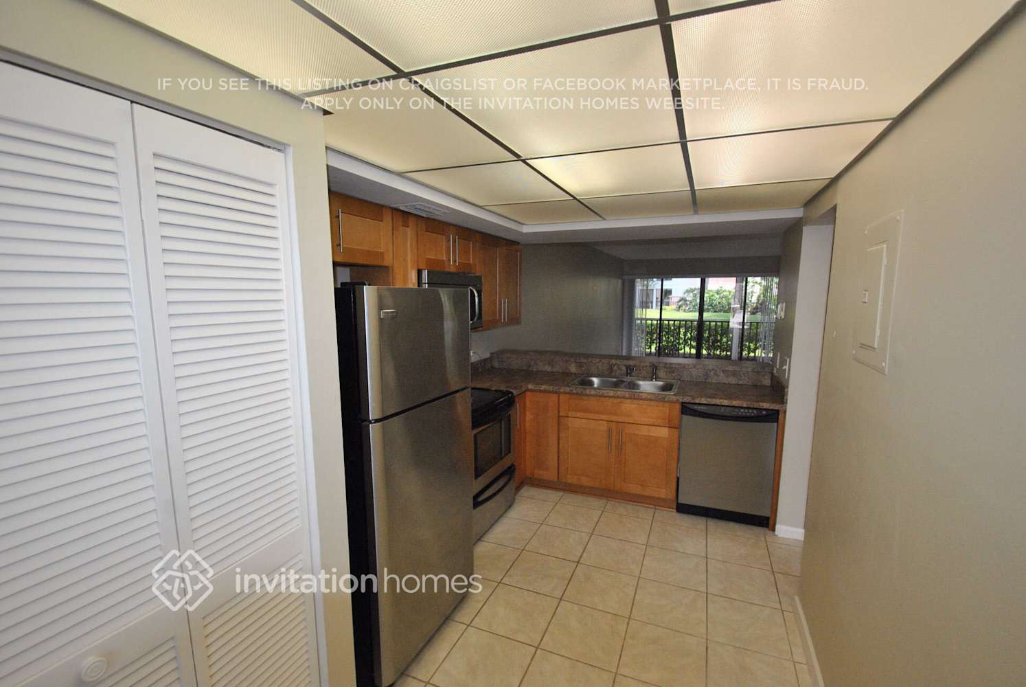 Building Photo - 427 Bracken Wood Ln N
