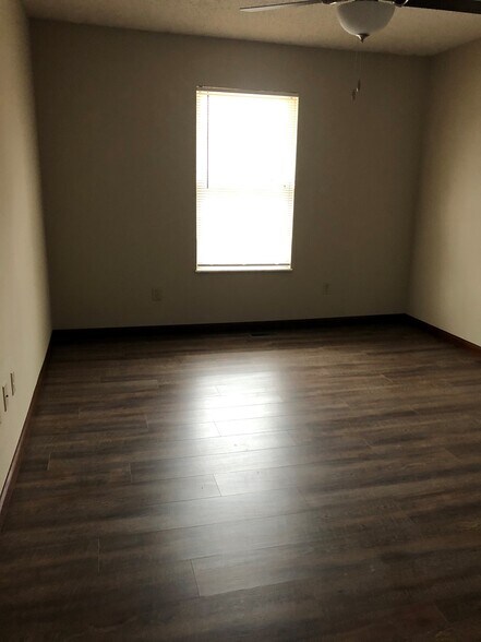 Building Photo - 509 Pepperhill Ct