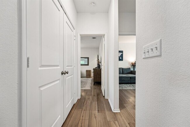 Building Photo - 6013 Eden Dr