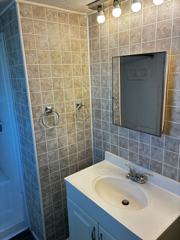 Building Photo - 7621 Sunwood Dr
