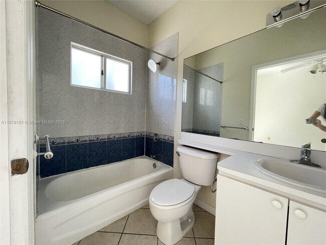 Building Photo - 2734 Bird Ave