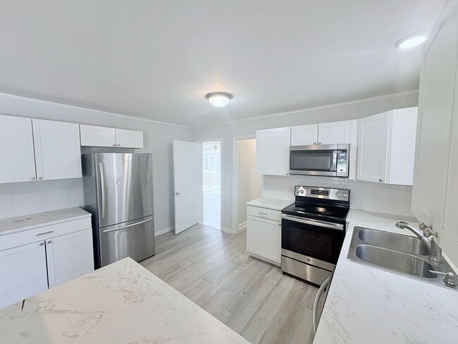 Building Photo - 213 Morris St