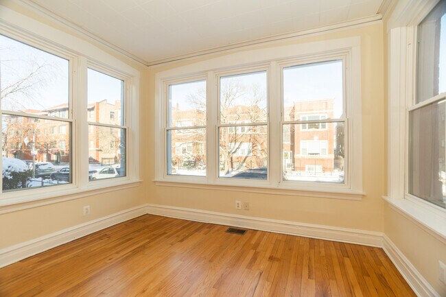 Building Photo - 3033 W Gunnison St