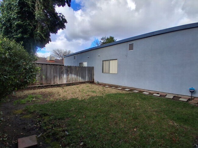 Building Photo - SanClemente3537