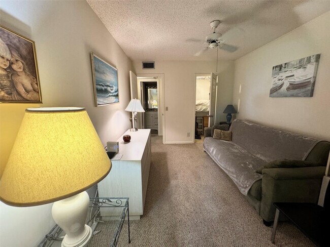 Building Photo - 120 Tilford F