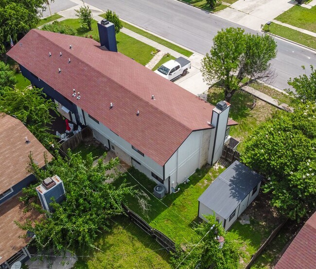 Building Photo - 1141 Royal Crest Dr