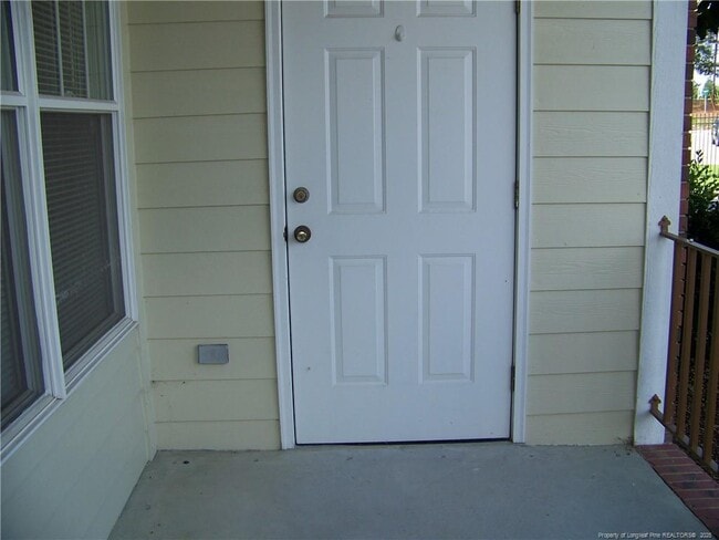 Building Photo - 513 Meadowland Ct