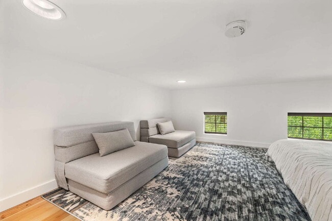 Building Photo - Furnished Modern Loft in Ottery Bay