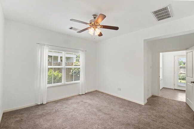 Building Photo - 3413 Omega St