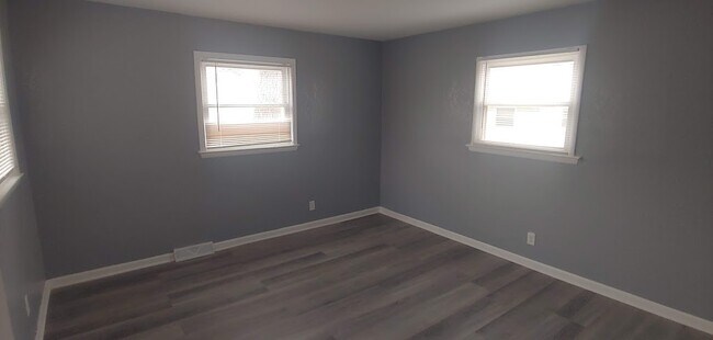 Building Photo - 3931 W Kaul Ave