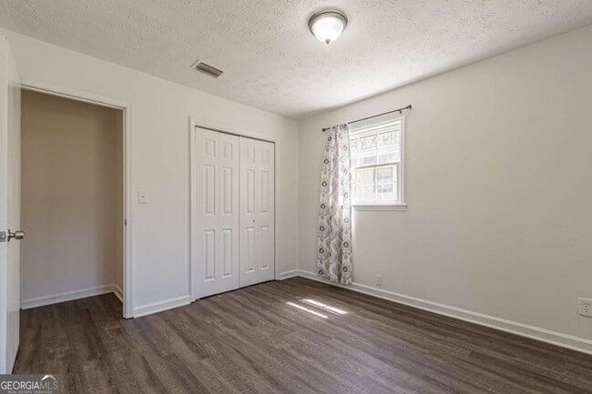 Building Photo - 926 Live Oak Ct