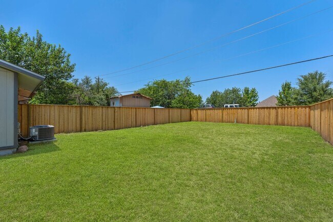 Building Photo - Charming 2-Bed Home with Garage, Fenced Yard & Private Patio in San Antonio – $1,350/mo