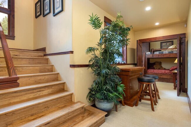 Building Photo - 195 Marks Ln