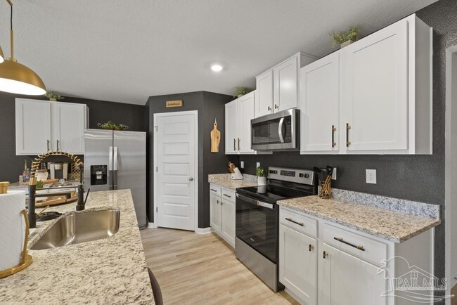 Building Photo - 9336 Tara Cir