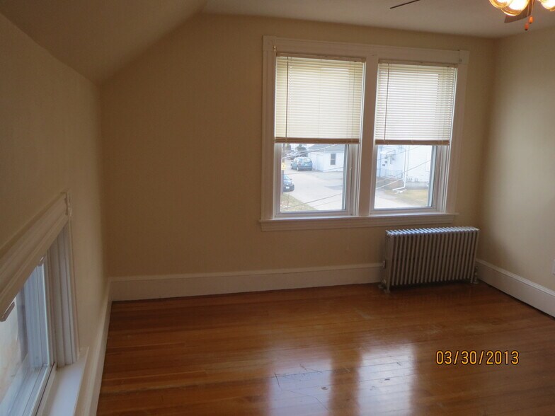 Building Photo - 1320 Cranston St