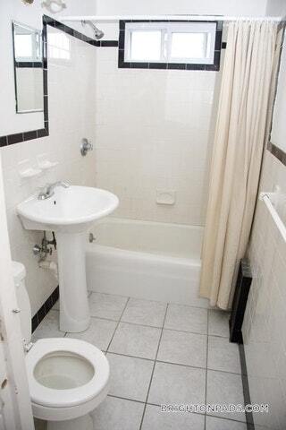 Building Photo - 41 Atkins St