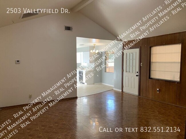 Building Photo - Great Spring Branch Location!