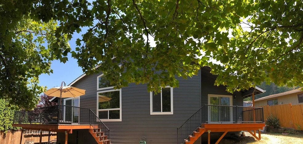 Building Photo - 6107 SW 163rd Pl