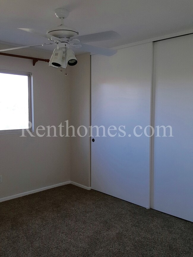 Building Photo - 9929 Via De Oro