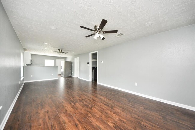 Building Photo - 2802 Bringhurst St