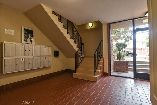 Building Photo - 811 6th St