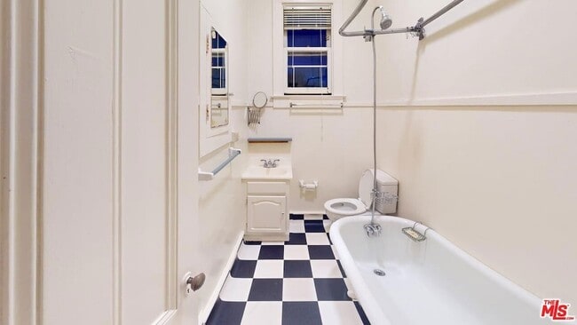 Building Photo - 487 43rd St