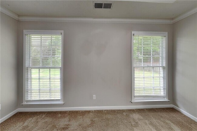 Building Photo - 4620 Hampton Square Dr