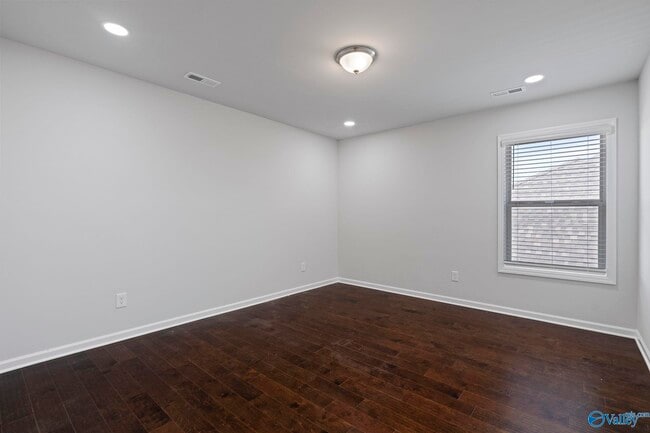 Building Photo - 279 Shubert Dr