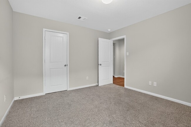 Building Photo - 3310 Sumac Dr