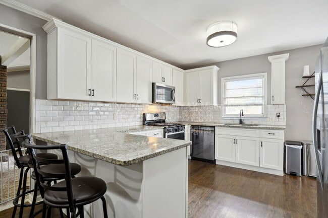 Building Photo - 246 Florida Ave SW