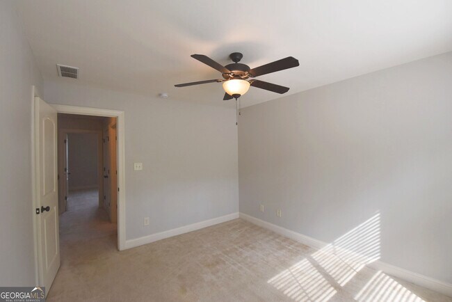 Building Photo - 606 Blackburn Ln