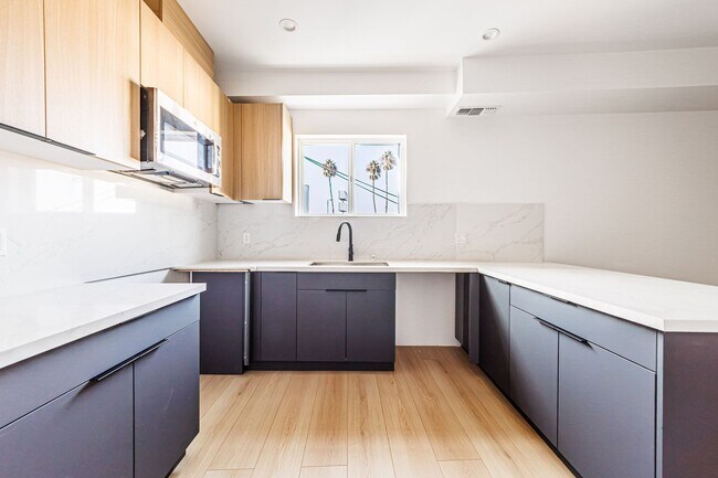 Building Photo - 13461 Beach Ave