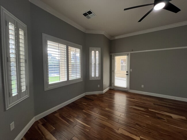 Building Photo - 12309 Thornwood Dr