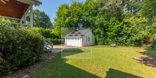 Building Photo - 1531 Wells Dr