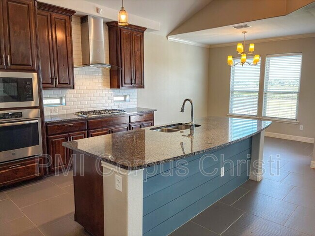 Building Photo - 3701 Nahid Ct