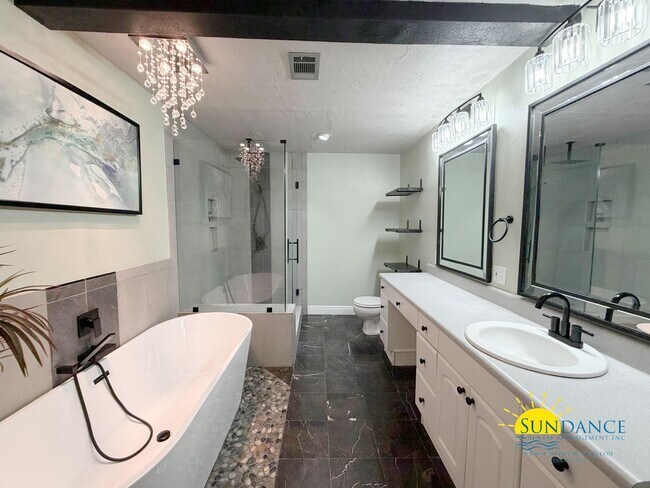 Building Photo - Renovated 3 Bedroom Home in Fort Walton Beach near Bases!