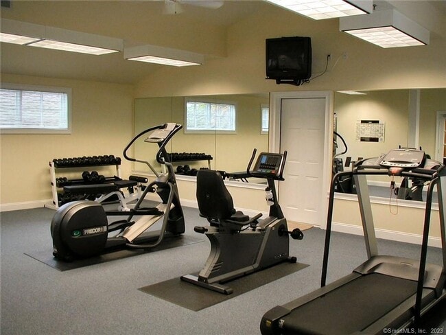 Building Photo - 365 Westport Ave