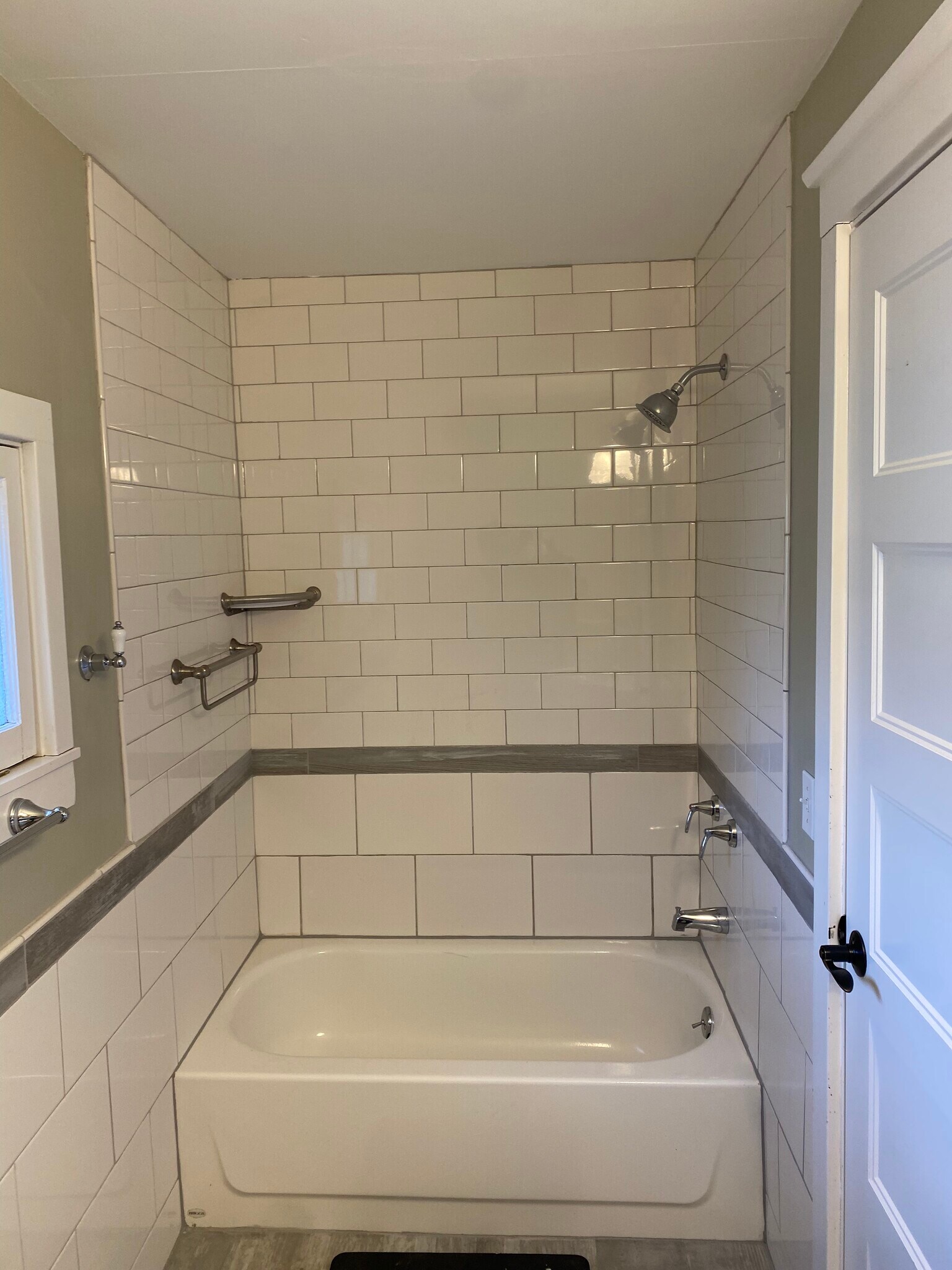 Building Photo - 209 E High St