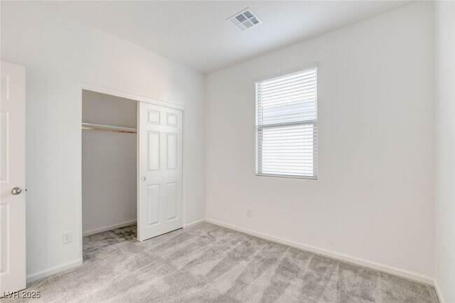 Building Photo - 11680 Hamilton Lk Ave