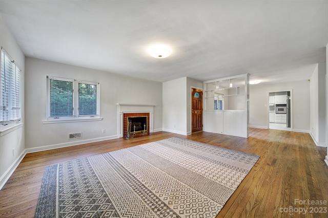 Building Photo - 305 E Catawba Dr